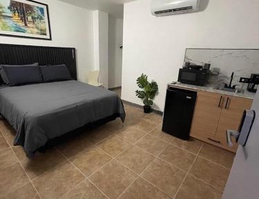 Deluxe Studio