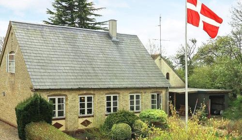 Three-Bedroom Holiday Home 