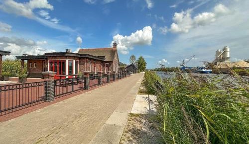Three-Bedroom Holiday Home 