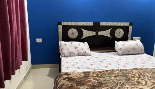 Deluxe Room (2 Adults + 1 Child)