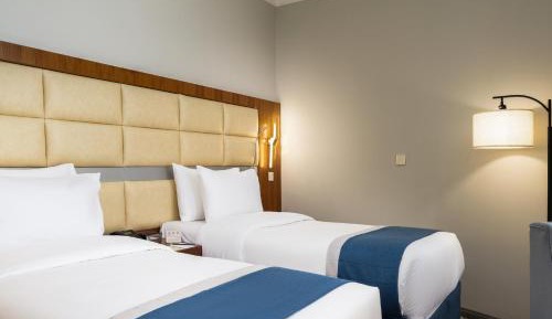 Twin Room with View