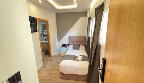 Deluxe Single Room