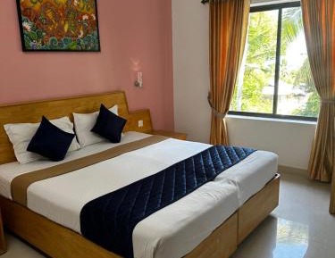 Deluxe Queen Room