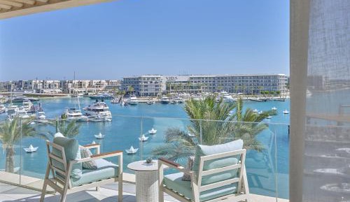 Deluxe Four Bedroom Suite Marina View