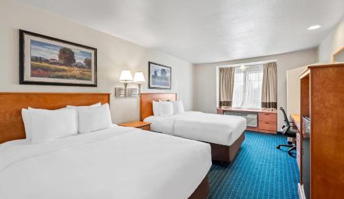 Queen Room with Two Queen Beds - Non-Smoking