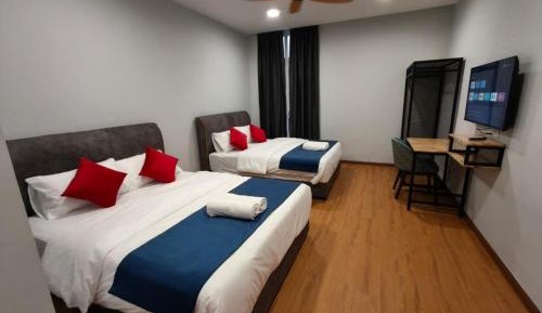 Deluxe Queen Suite