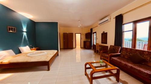 Suite with Mountain View