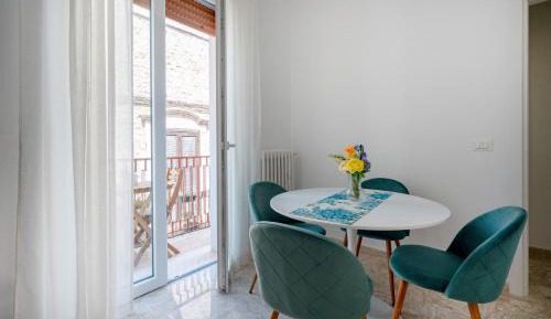 Superior One-Bedroom Apartment with Balcony