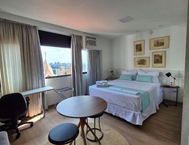 Deluxe Queen Suite
