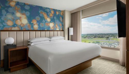1 Bedroom 2 room Suite, 1 King, Sofa bed - Non-Smoking