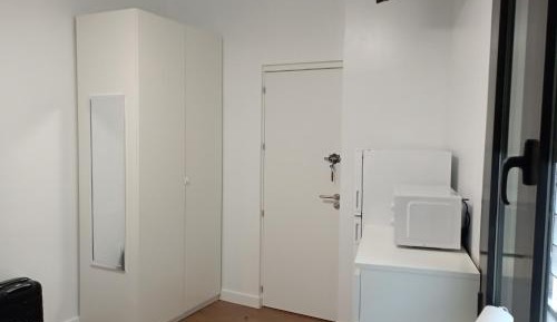 Single Room with Shared Bathroom