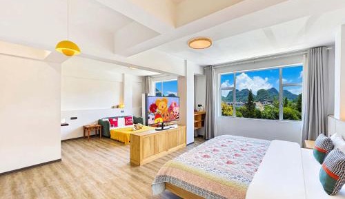 Deluxe Family Room