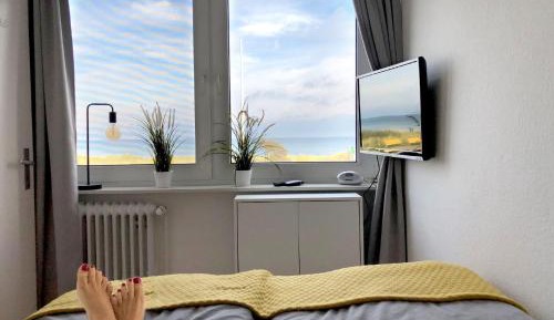 One-Bedroom Apartment with Sea View