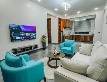 Family Room with Mountain View