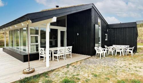 Five-Bedroom Holiday Home