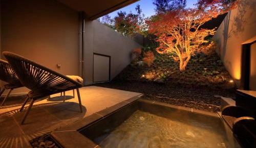 Twin Room with Private Bathroom