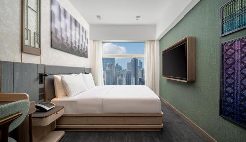 Queen Room with City View