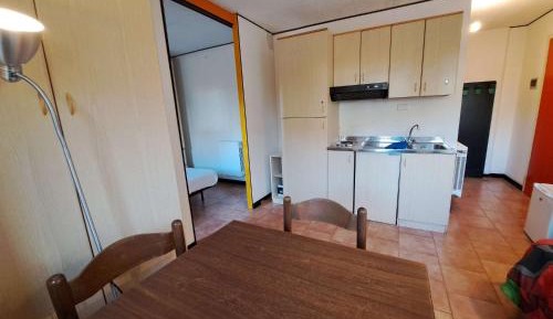One-Bedroom Apartment with View