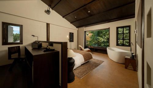 Deluxe Queen Room