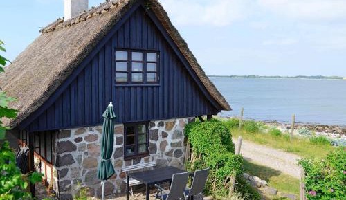 One-Bedroom Holiday Home