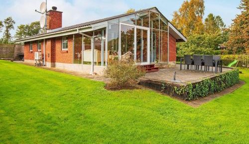 Three-Bedroom Holiday Home 