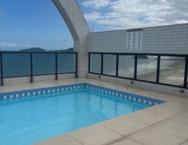 Two-Bedroom Apartment with Balcony and Sea View