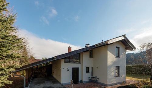 Three-Bedroom Holiday Home 