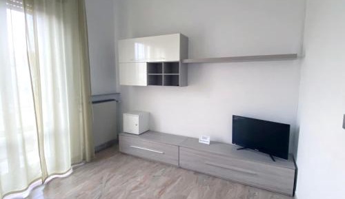 One-Bedroom Apartment with Balcony