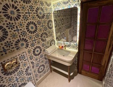 Royal Heritage Family Room