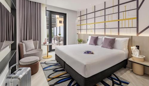 Standard King Room with Balcony and City View