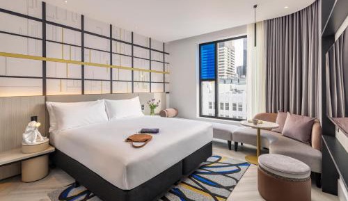 Standard King Room with City View - High Floor