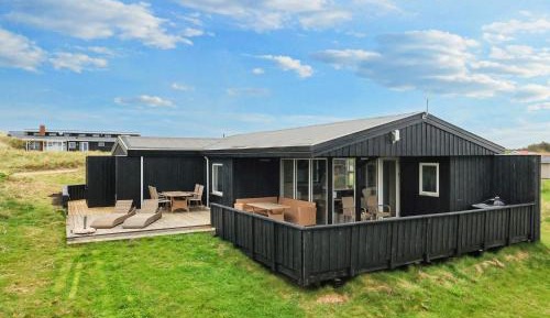 Three-Bedroom Vacation Home 