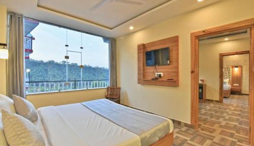 Deluxe Double Room (2 Adults + 1 Child)