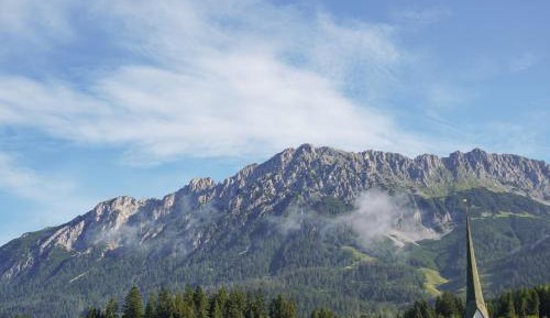 One-Bedroom Apartment with Mountain View