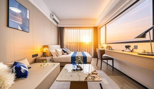 Deluxe Queen Room