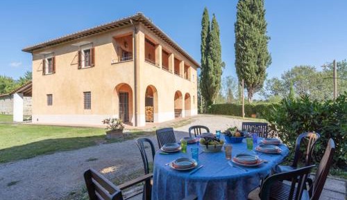 Three-Bedroom Holiday Home 