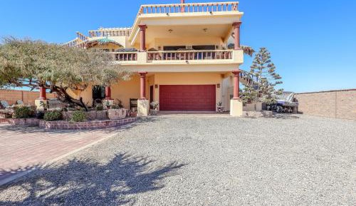 Four-Bedroom Holiday Home
