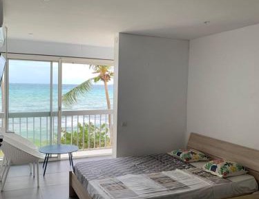 Studio with Sea View