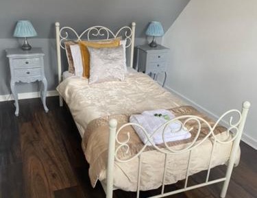 Single Room with Shared Shower and Toilet