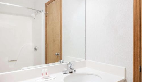 Deluxe King Suite - Smoking