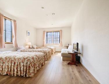 Twin Room with Bathroom