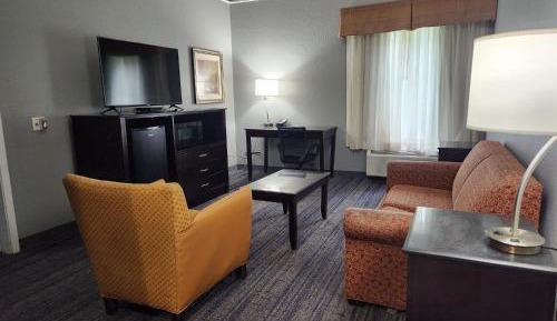 Deluxe King Room - Non-Smoking
