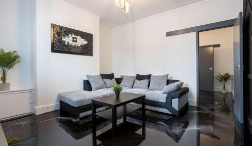 Room #1475305502