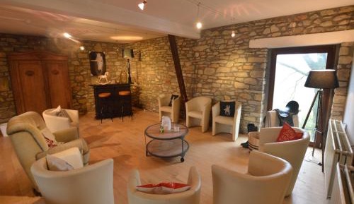 Sixteen-Bedroom Holiday home