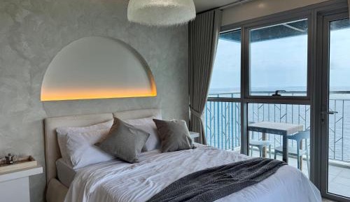 Room #1475196301