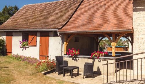 Three-Bedroom Holiday Home 