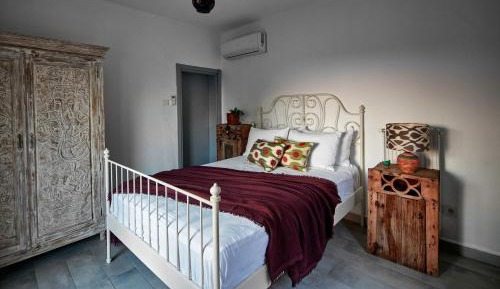 Room #1474828802
