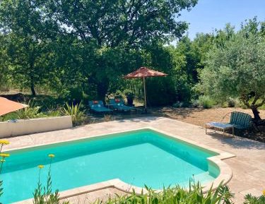 Queen Room with Pool View