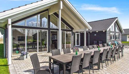 Eight-Bedroom Holiday Home