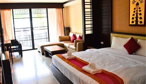 Deluxe One-Bedroom Apartment